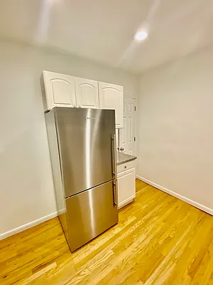 Rented by Douglas Elliman | media 26