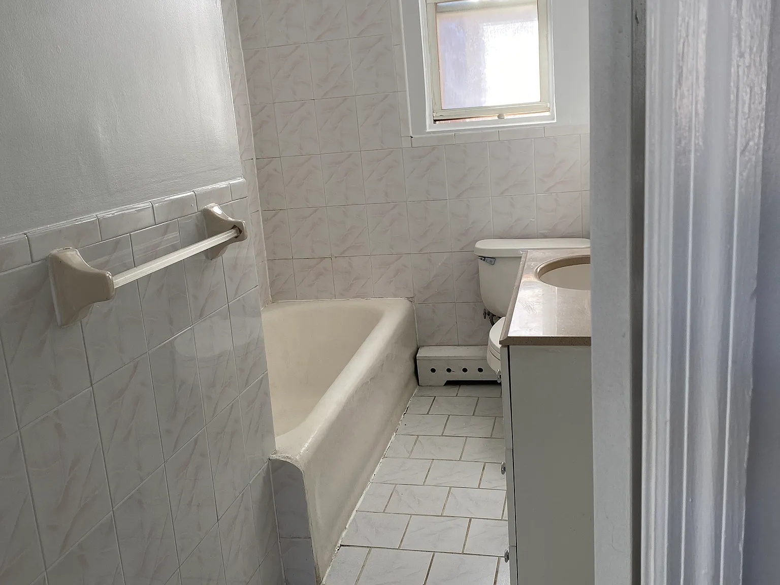 2 bed, 875 sqft, $2,000 — Photo 1