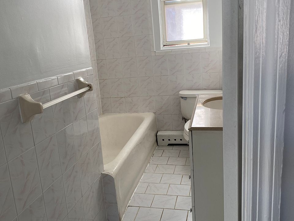 1st image of 3045 Zulette Ave #2