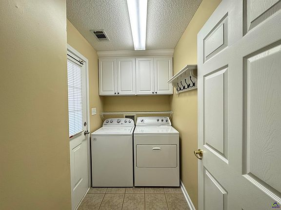 5th image of 207 S Houston Springs Blvd