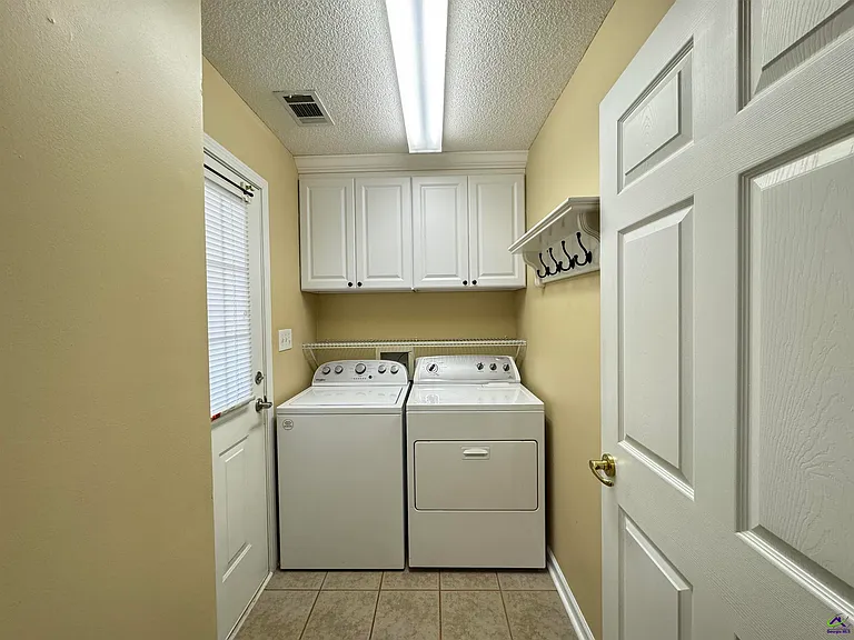 207 S Houston Springs Blvd — Photo 5