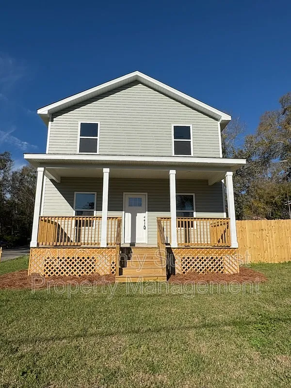 3 bed, 2.5 bath, $1,995 — Photo 1