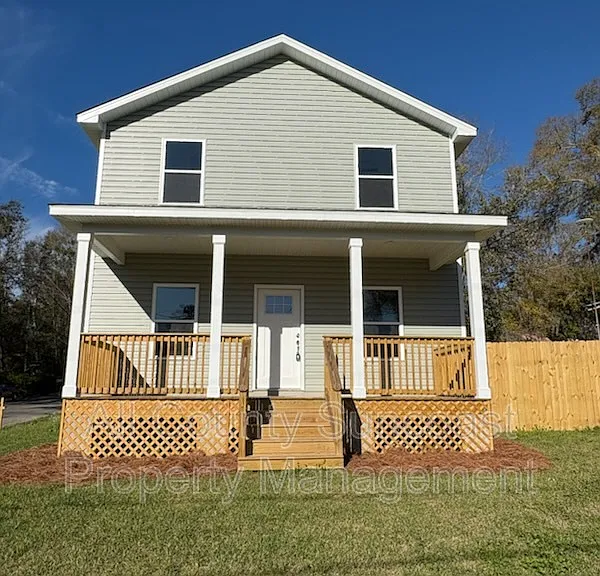300 Bowman St — Photo 1