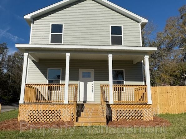 300 Bowman St