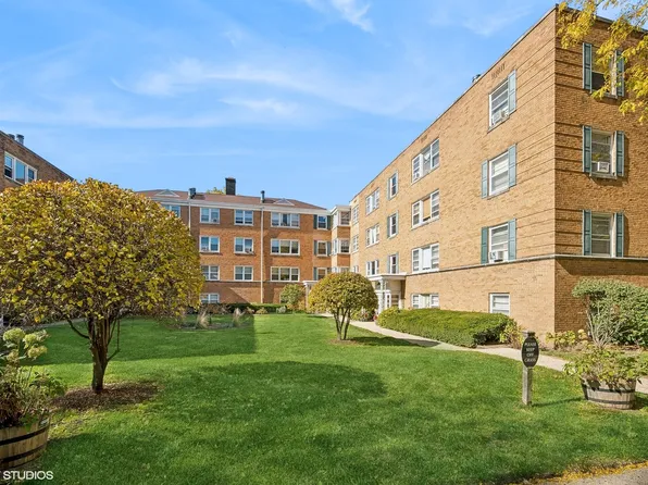 530 Michigan Ave APT 1W, Evanston, IL 60202