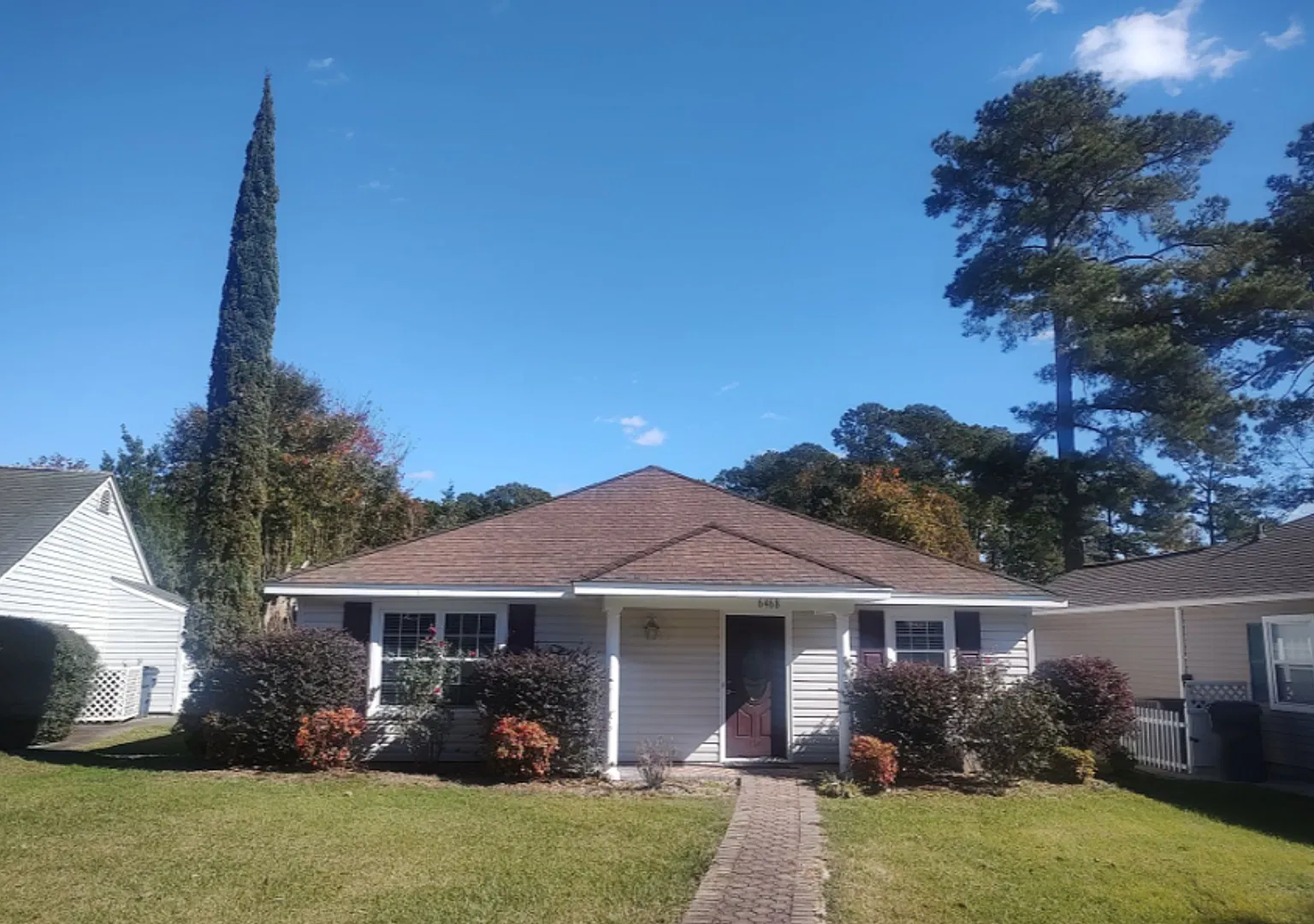 Charming 2 Bedroom/2 Bathroom with Sunroom/Flex Space in St. James School Zone!! — Photo 1