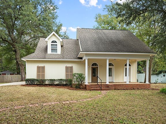 5th image of 11750 Village Green Dr