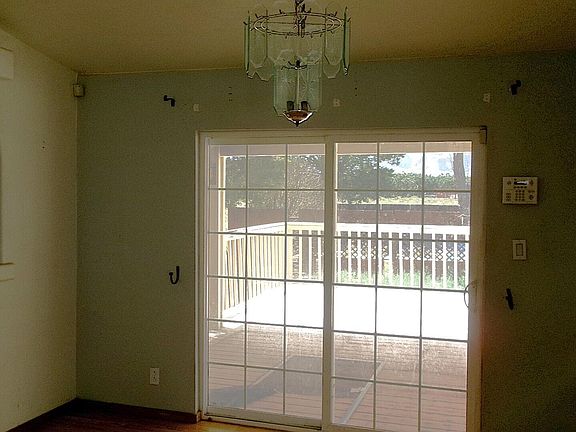 4th image of 1041 W Phillips Way