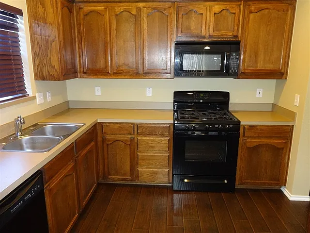 6001 Melanie Dr — Photo 2