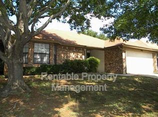 9001 Wessex Ct, Fort Worth, TX 76134