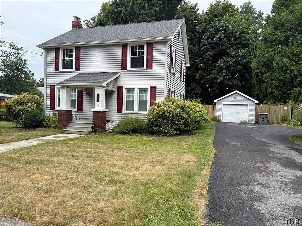 221 Thompson Blvd