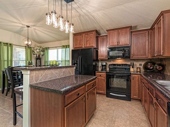 5th image of 6712 Mundo Dr