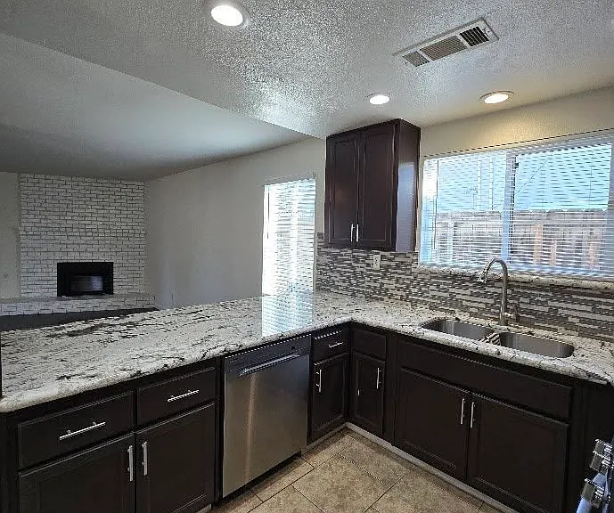 3012 E Los Altos Ave — Photo 7