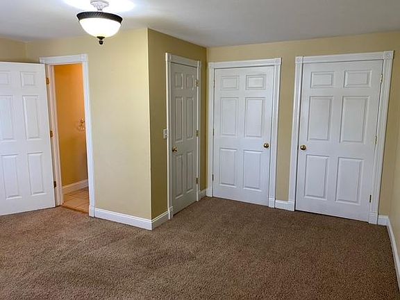 5th image of 723 E Olive St