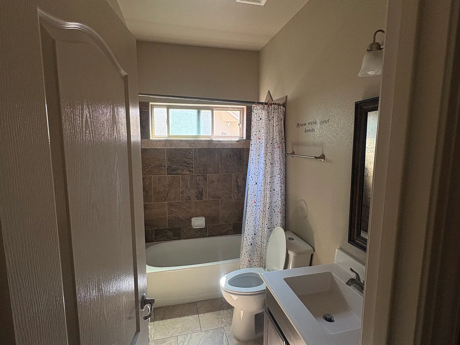 4 bed, 1824 sqft, $2,250 — Photo 3