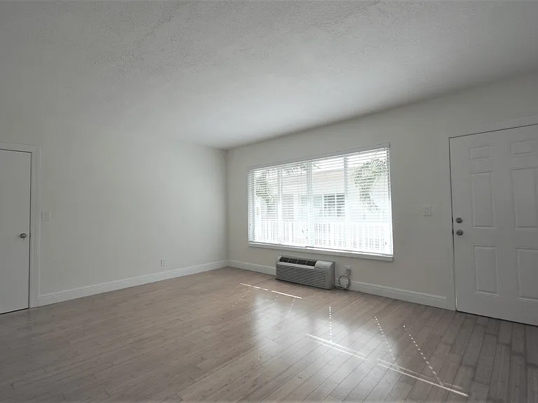 7315 Carlyle Ave #18 — Photo 4