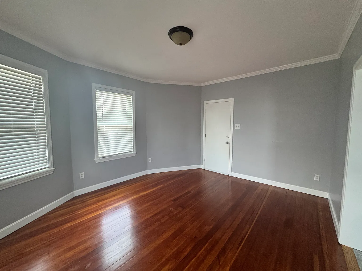 3 bed, $1,800 — Photo 3