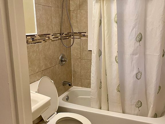 4th image of 546 Inglewood Pl