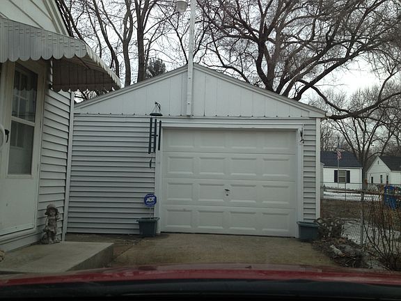 3rd image of 1033 S Laramie St