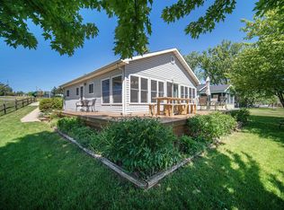 1140 Twin Lake Dr, Onsted, MI 49265