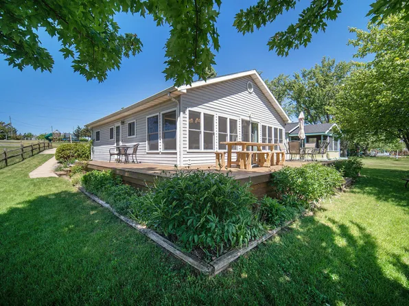 1140 Twin Lake Dr, Onsted, MI 49265