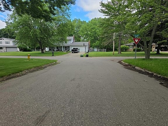 5th image of 6264 Lancaster Dr