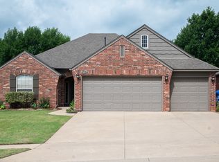 8328 S Gardenia Ave, Broken Arrow, OK 74011