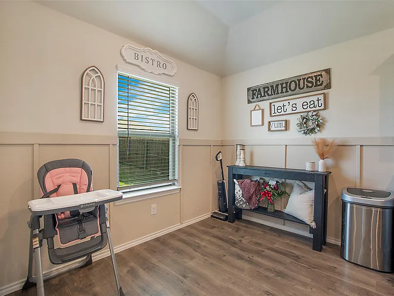 504 Silo Cir — Photo 9