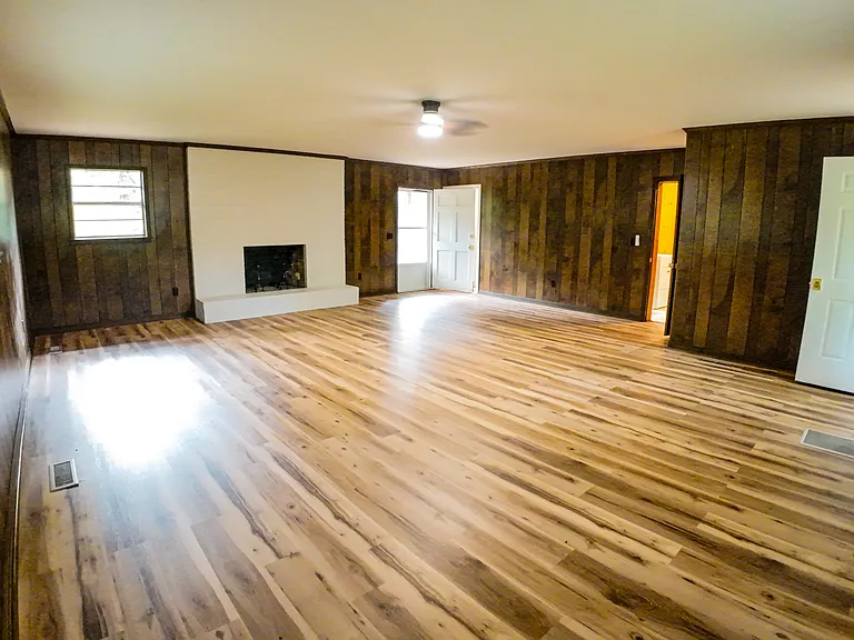 110 Willow Dr — Photo 31