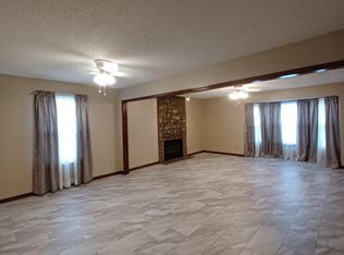 14007 Dunbar Ct, Grandview, MO 64030