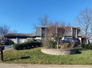 8436 S Park Ave, Burr Ridge, IL 60527