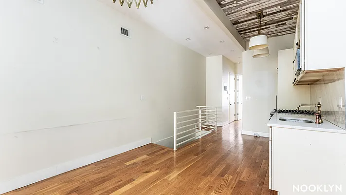Rented by Nooklyn NYC LLC | media 13