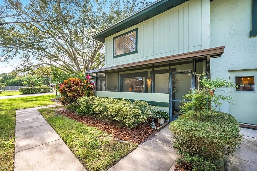 2 bed, 1.5 bath, 853 sqft, $2,500 — Photo 3