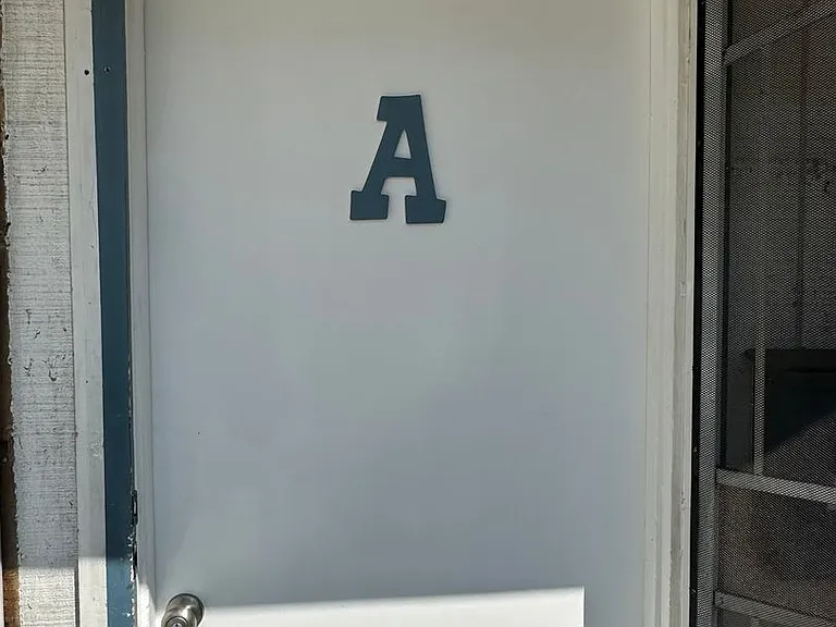 1123 Highland St — Photo 2