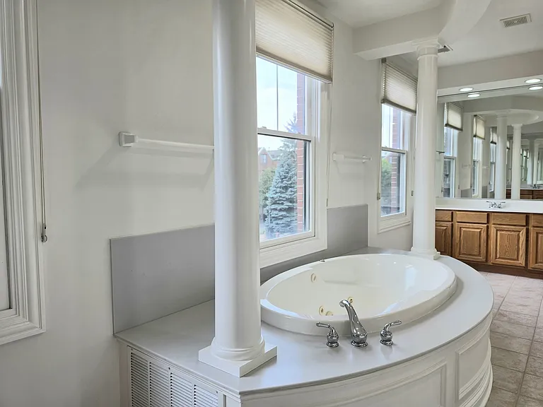 2085 Valor Ct — Photo 24