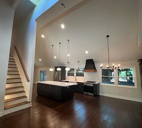 5th image of 101 Dalebrook Circle