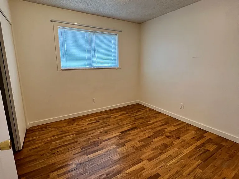 1215 S Eastlake Dr — Photo 8