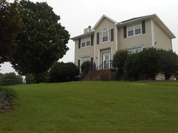 3067 Weatherford Dr, Trussville, AL 35173