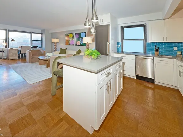 245 E 24th St APT 9C, New York, NY 10010