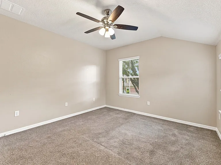17013 Vilesta Dr — Photo 29