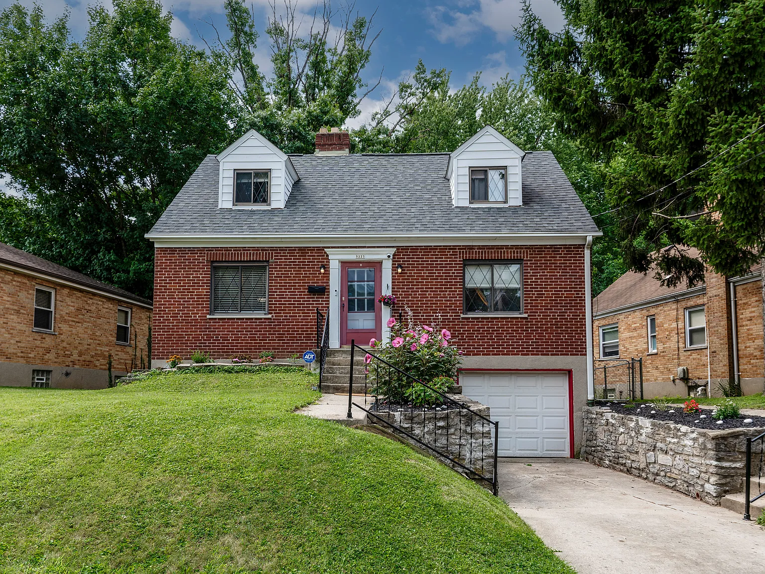 3 bed, 2.5 bath, 1231 sqft, $1,850 — Photo 1