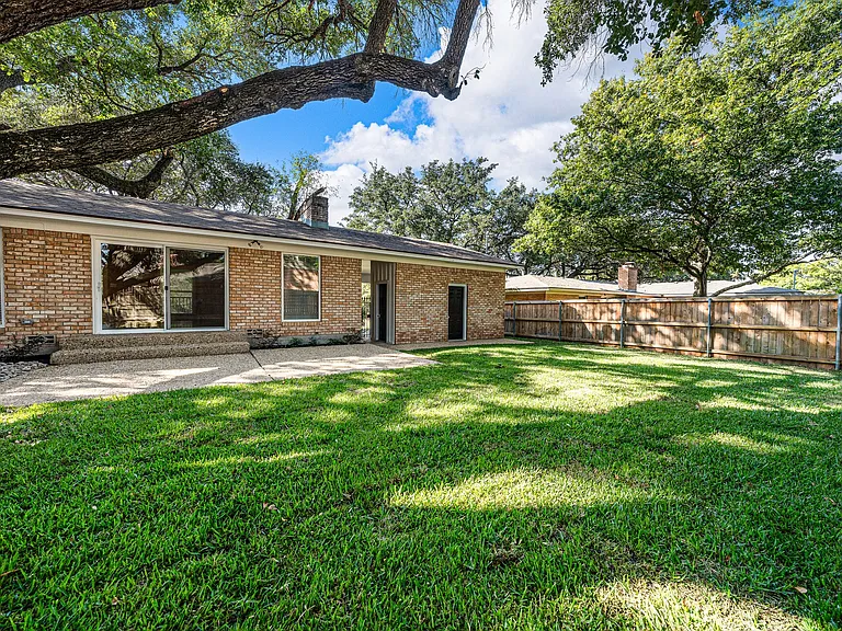 29011 Woodland Dr — Photo 60