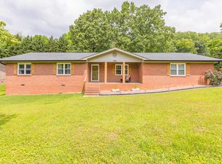 303 Callan Dr, Rossville, GA 30741