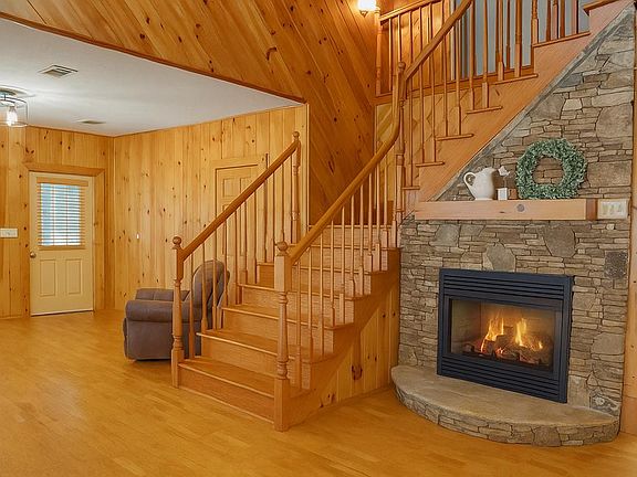 3rd image of 74 Timber Ln