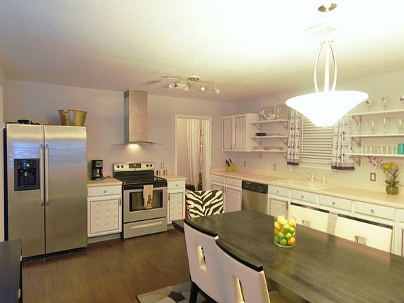 4th image of 386 Copper Point Dr