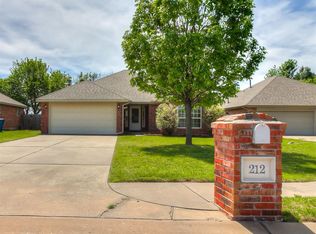 212 John Rausch Ln, Edmond, OK 73003