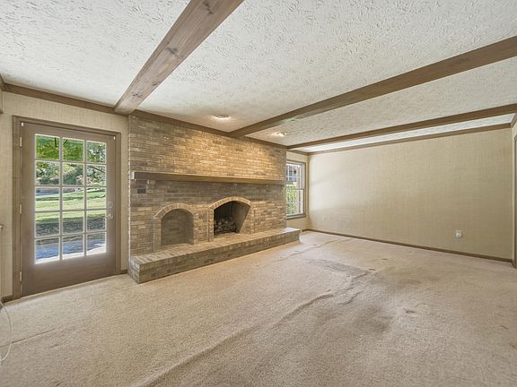 5th image of 436 White Oak Dr