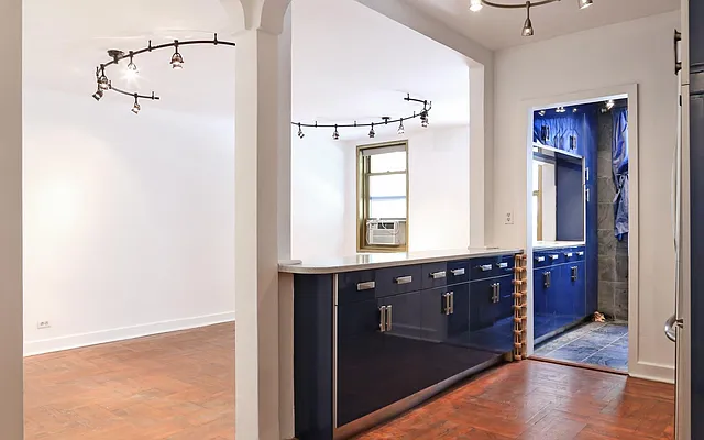 Sold by Daniel Baum & Co | media 22