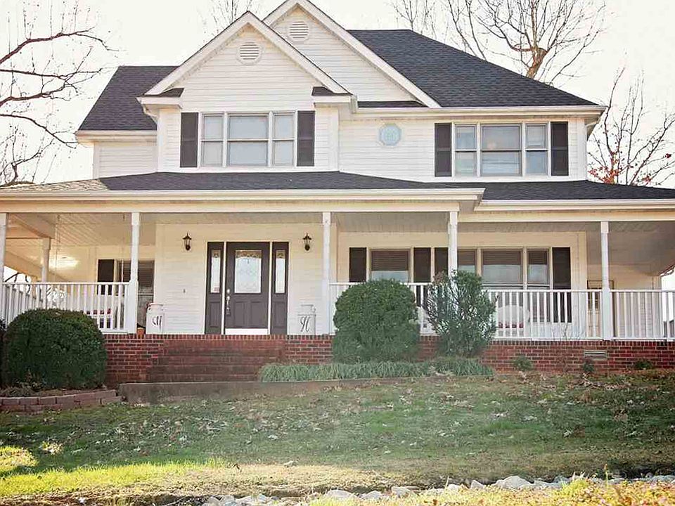1st image of 682 Green Oaks Ln