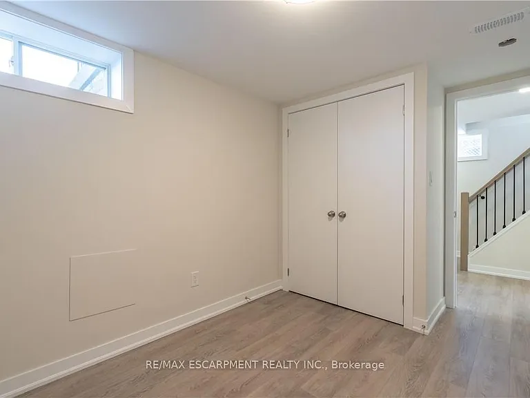 749 Upper Ottawa St #2 — Photo 16